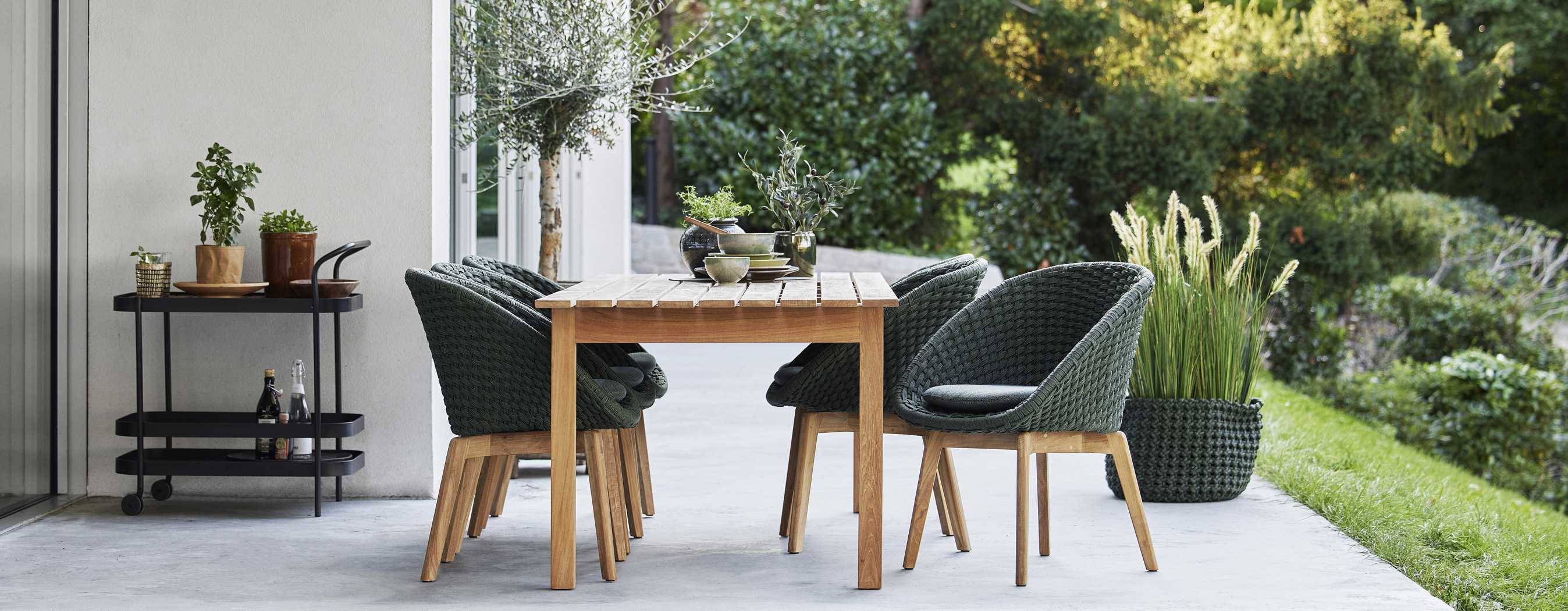 Cane-line Grace Table and Peacock Outdoor Chairs